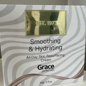 NEW Grace Smoothing & Hydrating Cream